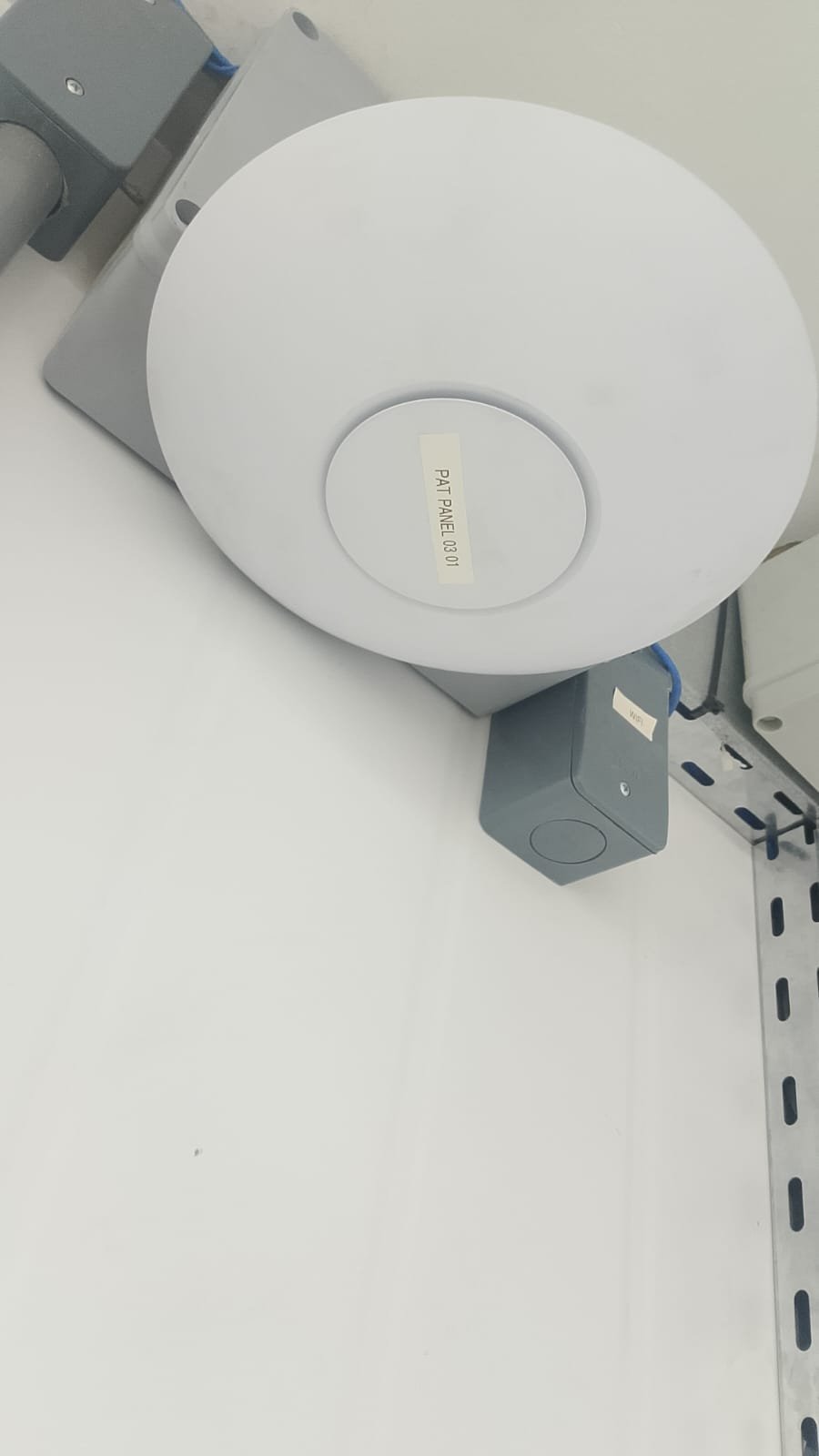 Ponto de acesso Wi-Fi instalado